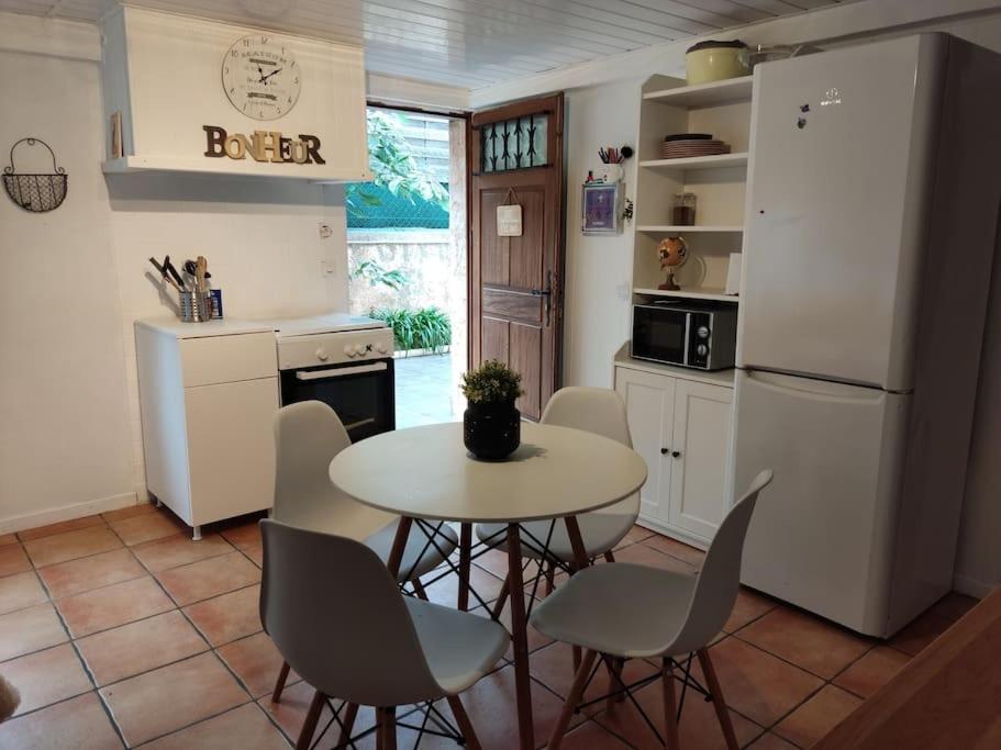 Appartement En Rez De Jardin Et Terrasse Ds Villa Ιέρ Εξωτερικό φωτογραφία