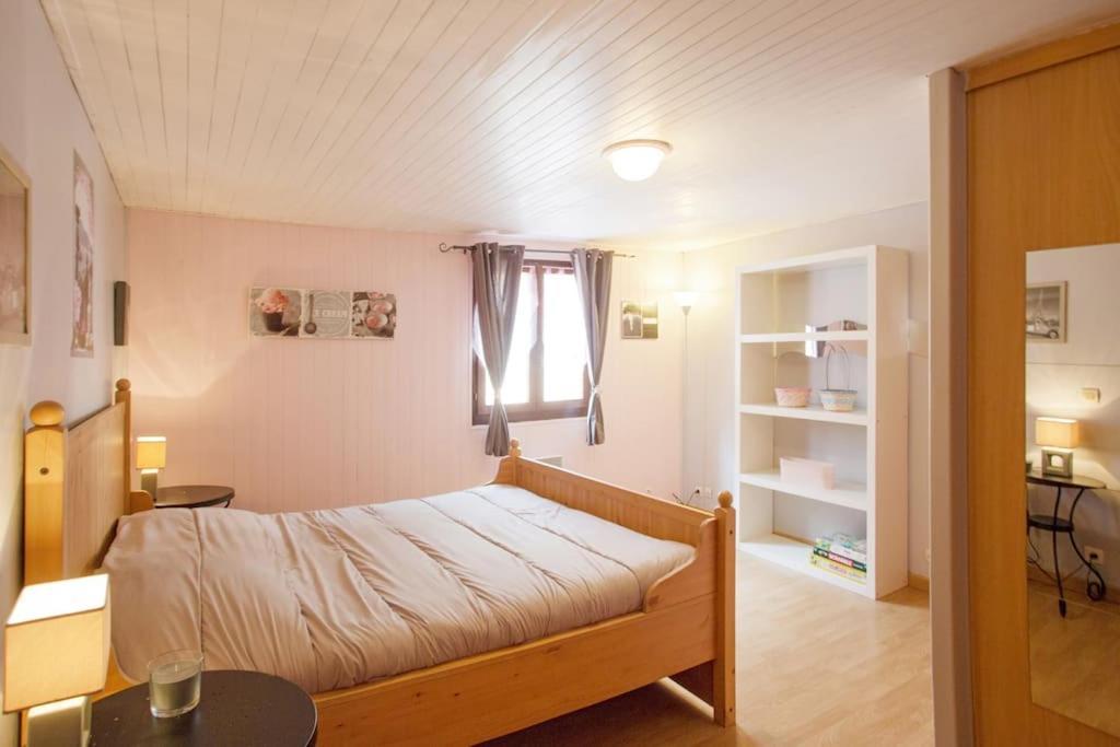 Appartement En Rez De Jardin Et Terrasse Ds Villa Ιέρ Εξωτερικό φωτογραφία