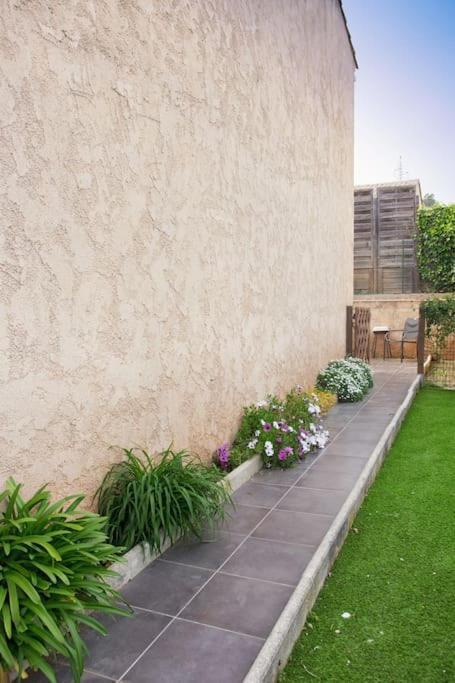Appartement En Rez De Jardin Et Terrasse Ds Villa Ιέρ Εξωτερικό φωτογραφία