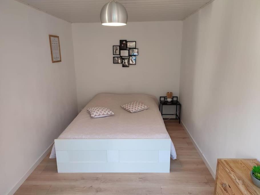 Appartement En Rez De Jardin Et Terrasse Ds Villa Ιέρ Εξωτερικό φωτογραφία