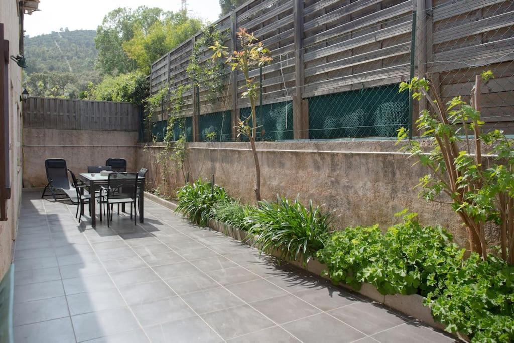 Appartement En Rez De Jardin Et Terrasse Ds Villa Ιέρ Εξωτερικό φωτογραφία
