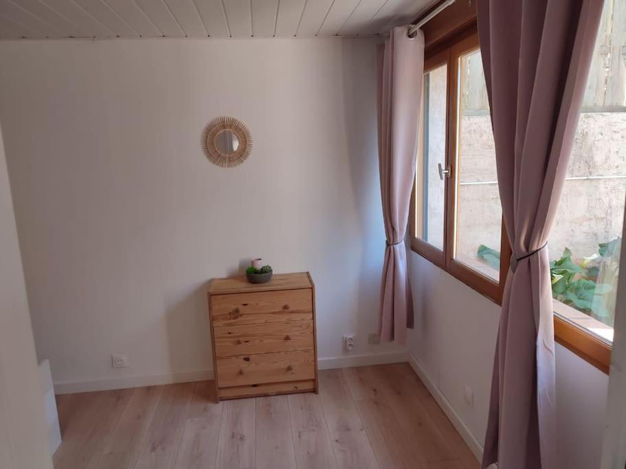 Appartement En Rez De Jardin Et Terrasse Ds Villa Ιέρ Εξωτερικό φωτογραφία