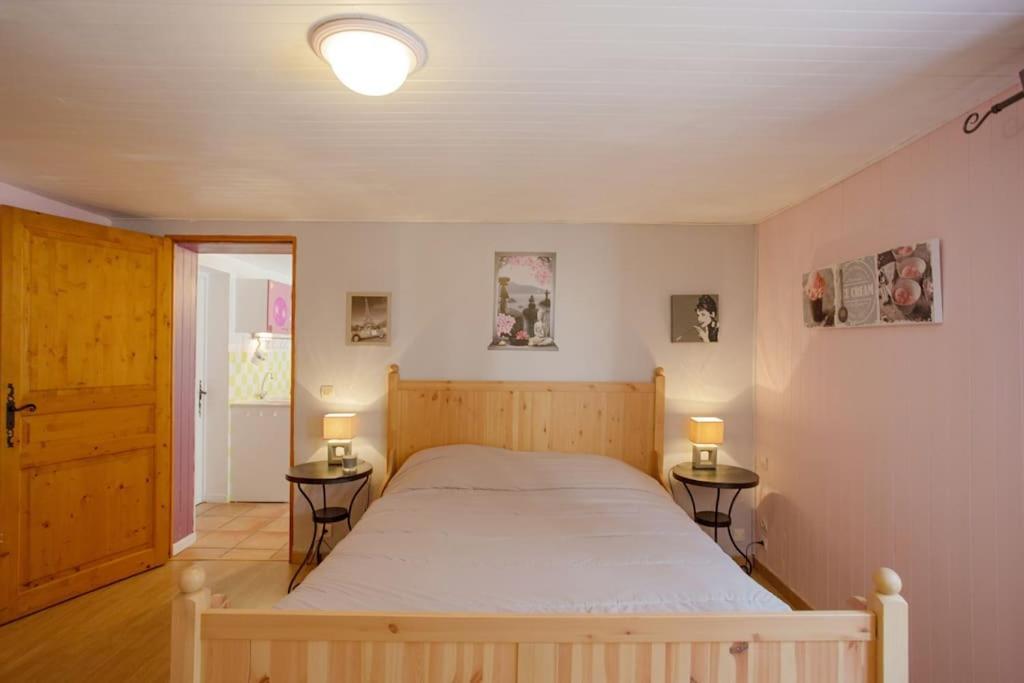 Appartement En Rez De Jardin Et Terrasse Ds Villa Ιέρ Εξωτερικό φωτογραφία