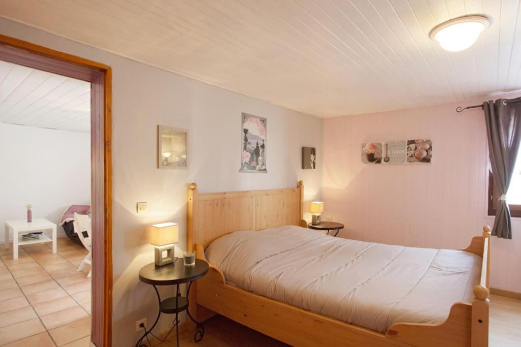 Appartement En Rez De Jardin Et Terrasse Ds Villa Ιέρ Εξωτερικό φωτογραφία